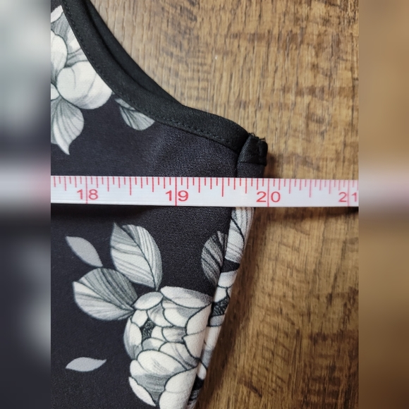 FREE W BUNDLE Shein X Karol Dias cropped tank top - Picture 7 of 11